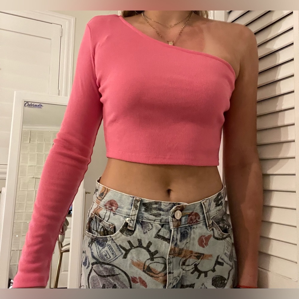 ONE SHOULDER TOP